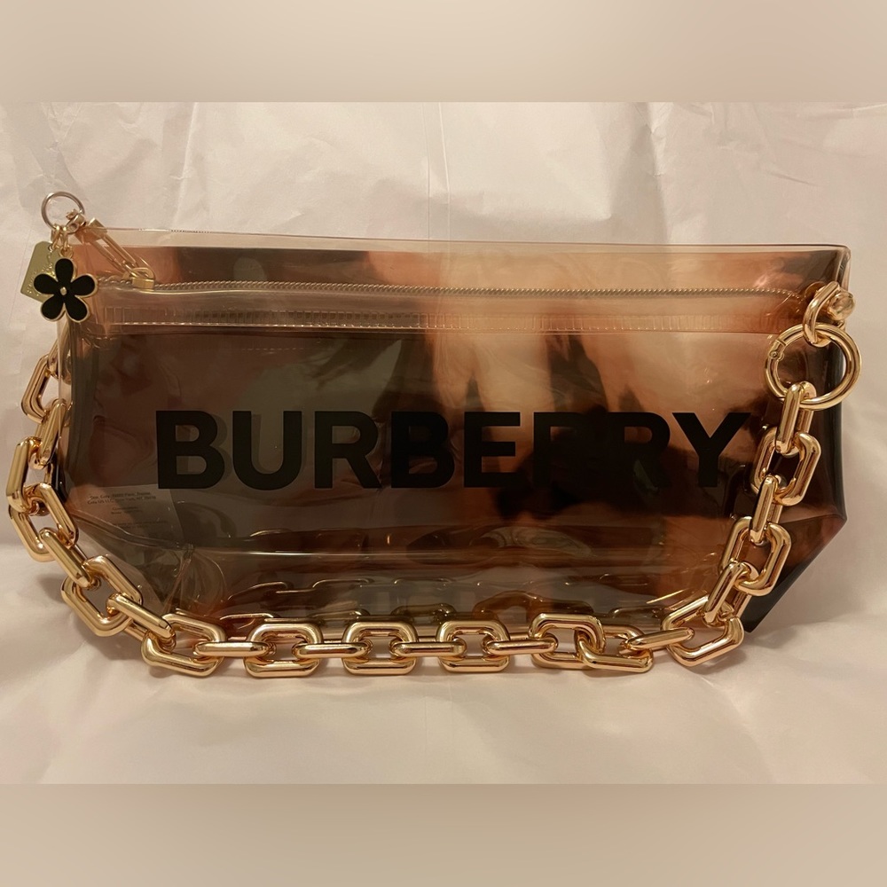 🔥🔥💯 AUTHENTIC Burberry pouch to shoulder bag!!😍